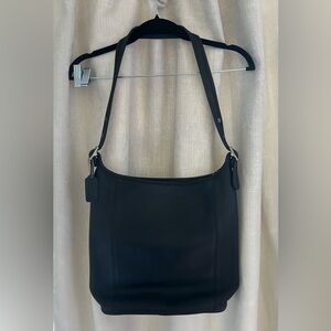Vintage Coach slim leather shoulder bag